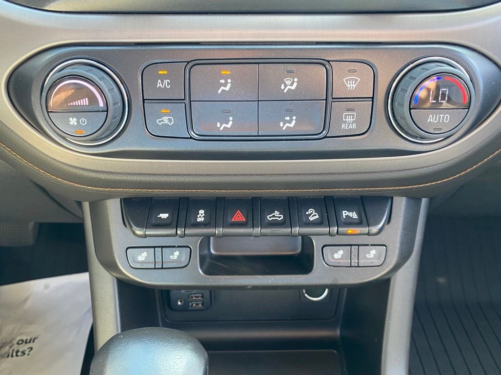 2022 GMC Canyon AT4 w/Leather