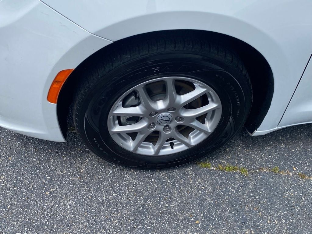 2025 Chrysler Pacifica Select