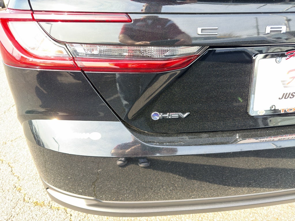 2025 Toyota Camry Hybrid LE