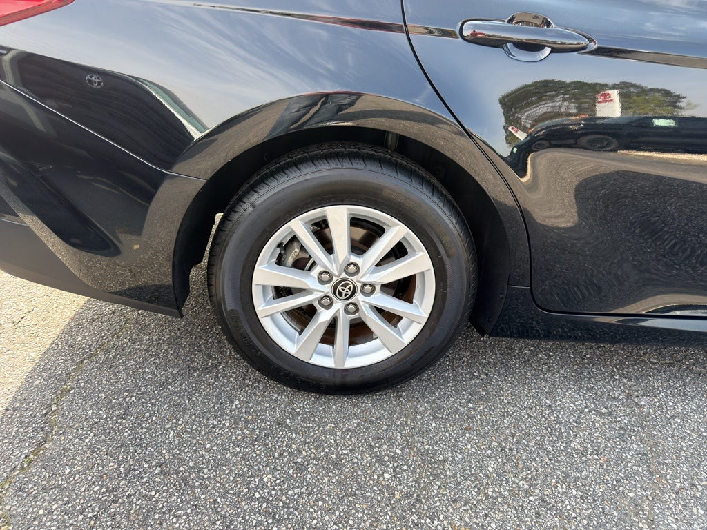 2025 Toyota Camry Hybrid LE