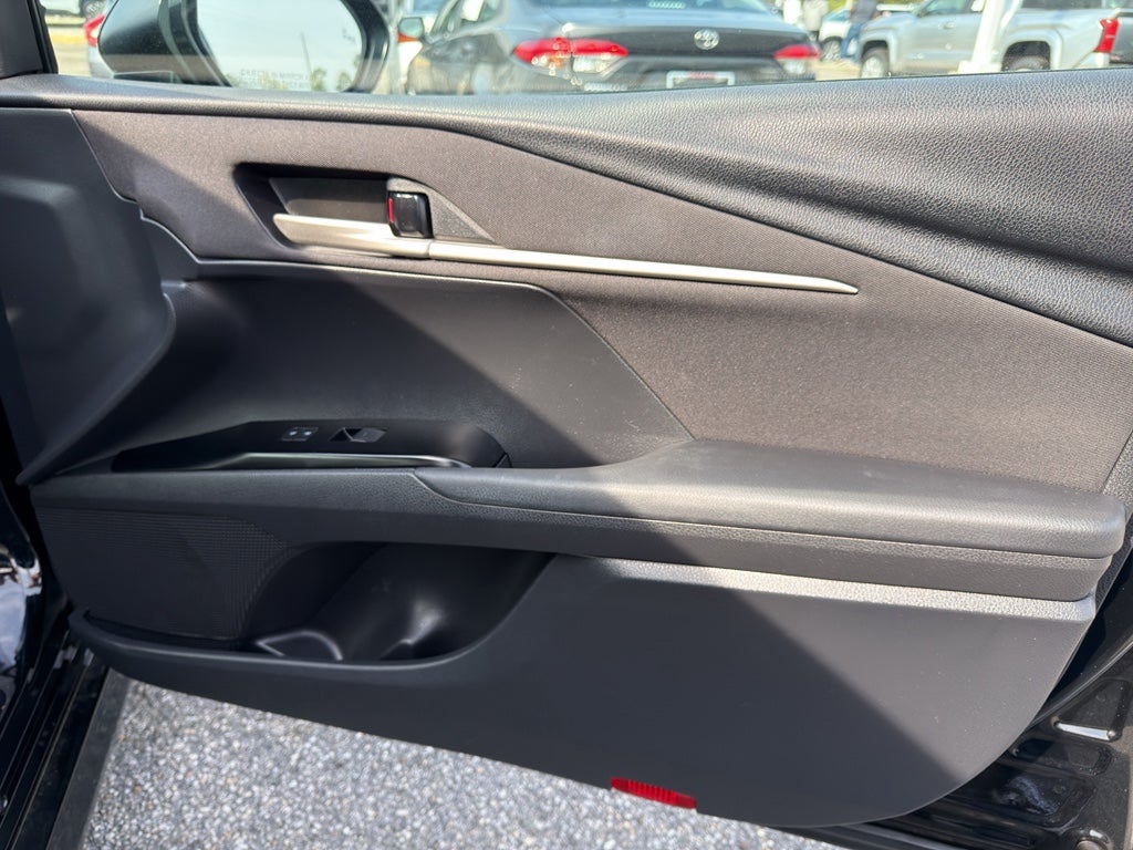 2025 Toyota Camry Hybrid LE