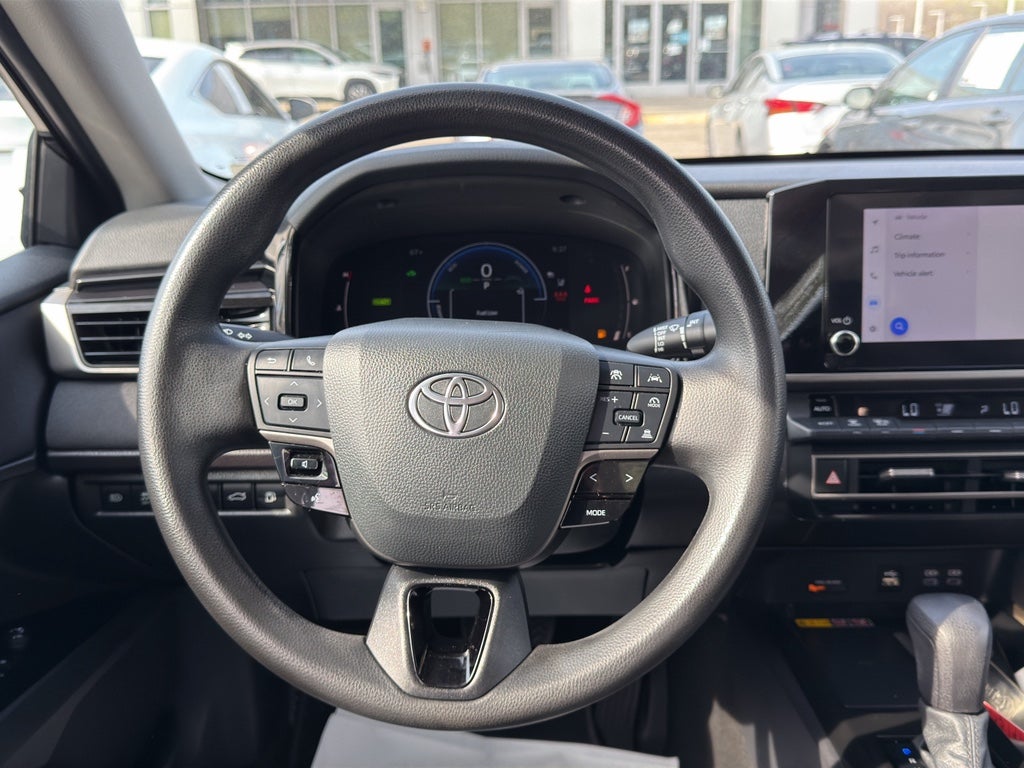 2025 Toyota Camry Hybrid LE