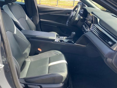 2025 Toyota Camry Hybrid SE