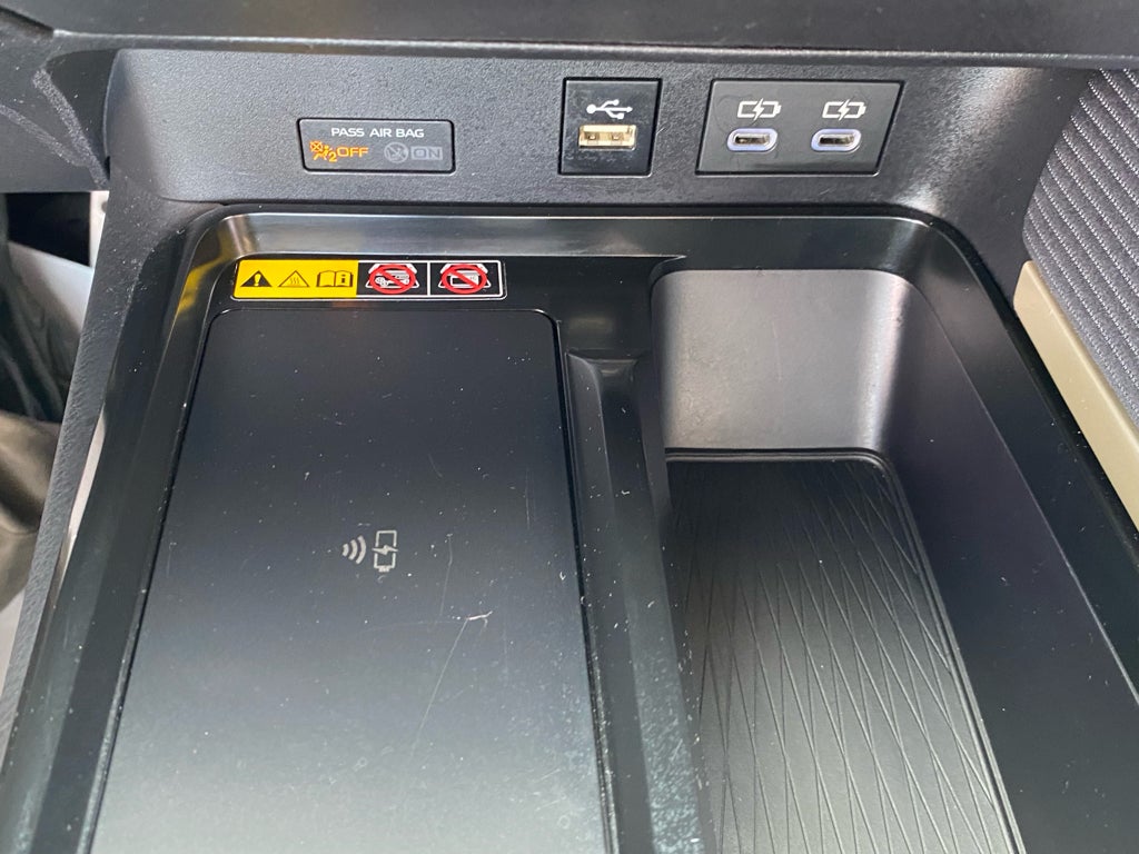 2025 Toyota Camry Hybrid SE