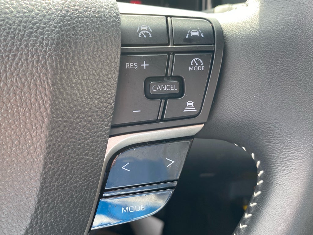 2025 Toyota Camry Hybrid SE