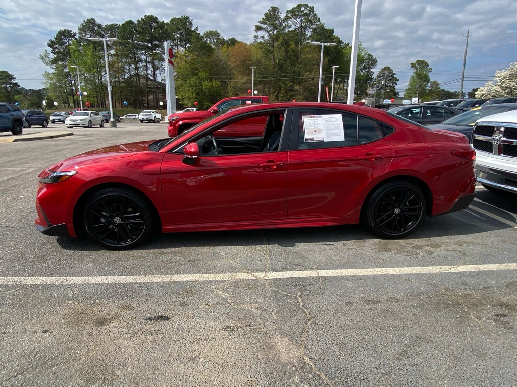 2025 Toyota Camry Hybrid SE