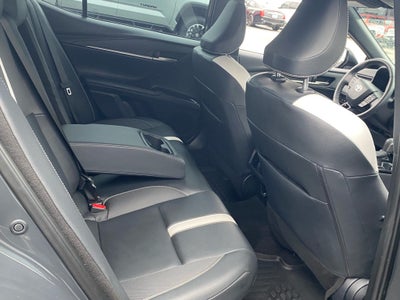 2025 Toyota Camry Hybrid SE