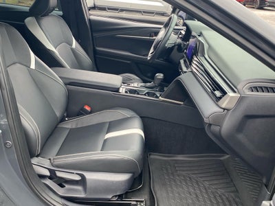 2025 Toyota Camry Hybrid SE