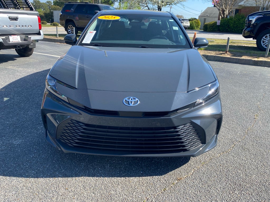 2025 Toyota Camry Hybrid LE