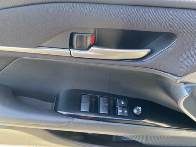 2025 Toyota Camry Hybrid LE