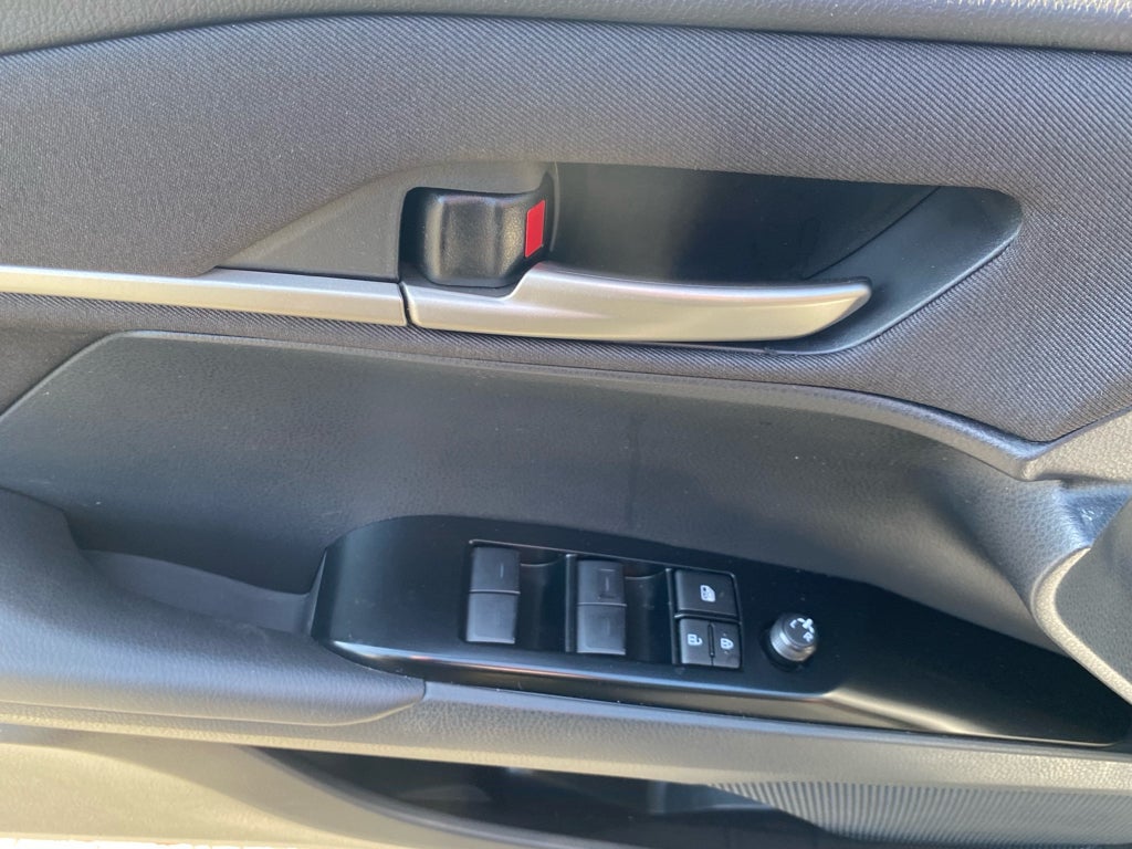 2025 Toyota Camry Hybrid LE