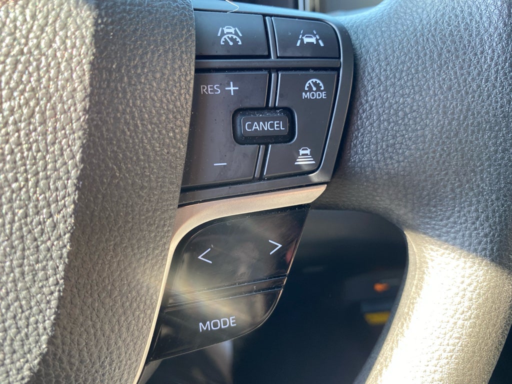 2025 Toyota Camry Hybrid LE