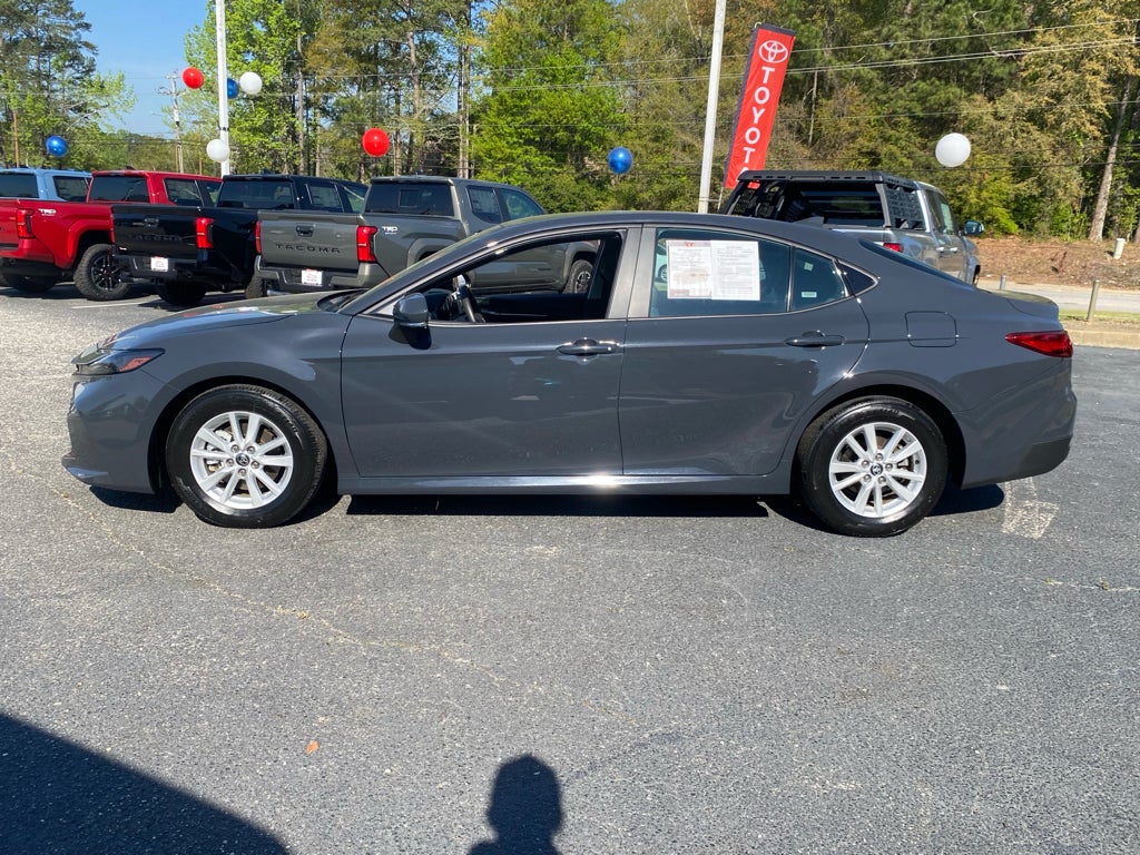 2025 Toyota Camry Hybrid LE
