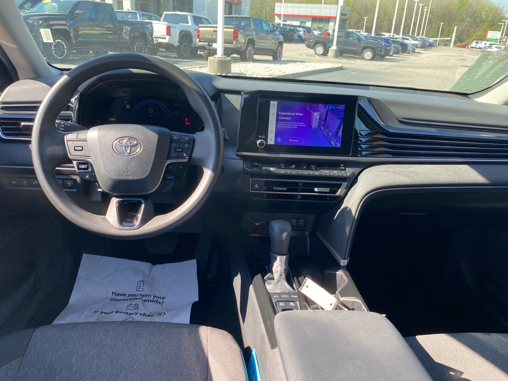 2025 Toyota Camry Hybrid LE