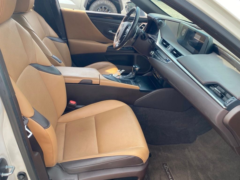 2021 Lexus ES 250