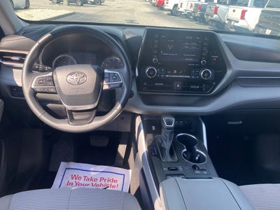 2022 Toyota Highlander LE