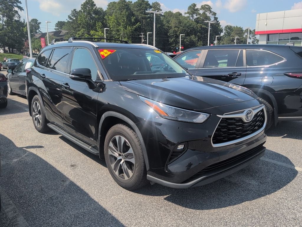 2022 Toyota Highlander Hybrid XLE