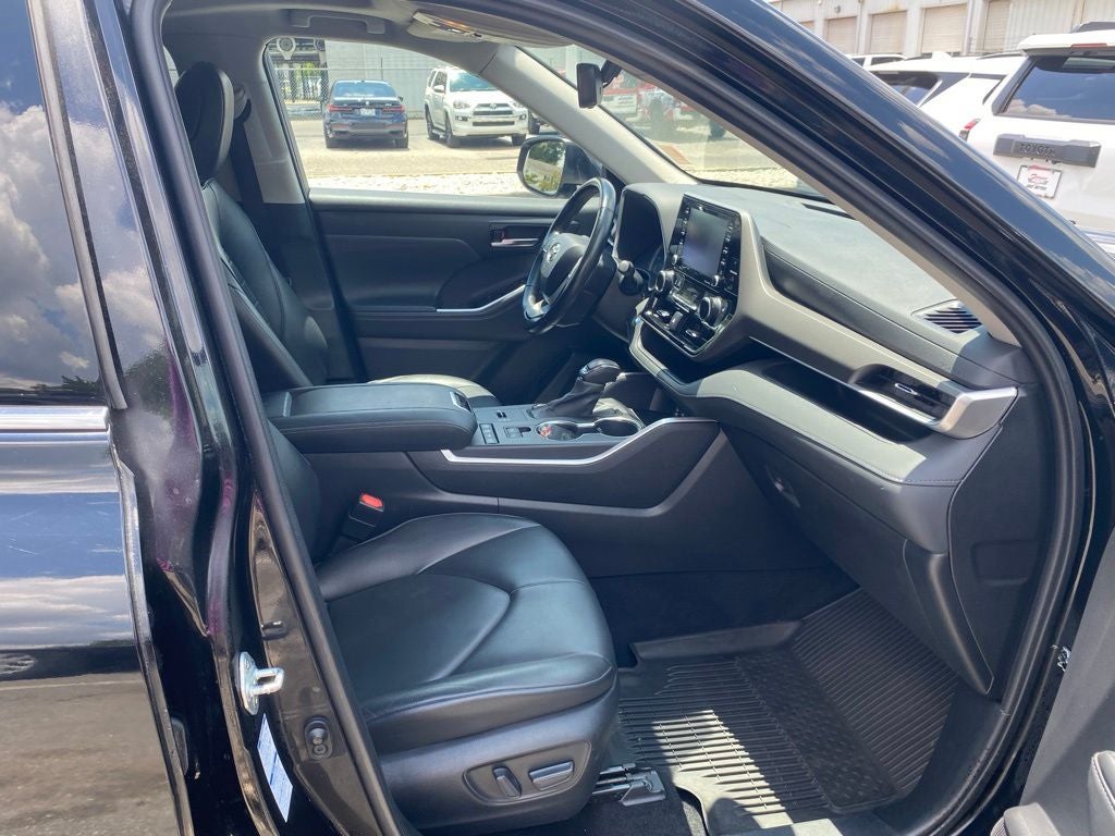 2022 Toyota Highlander Hybrid XLE