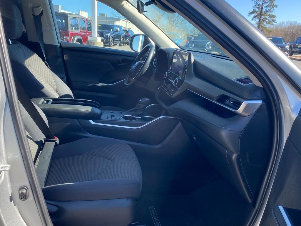 2023 Toyota Highlander LE