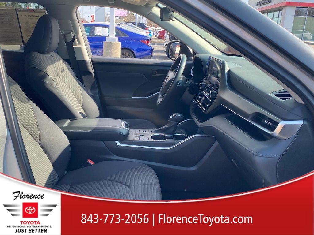 2024 Toyota Highlander LE