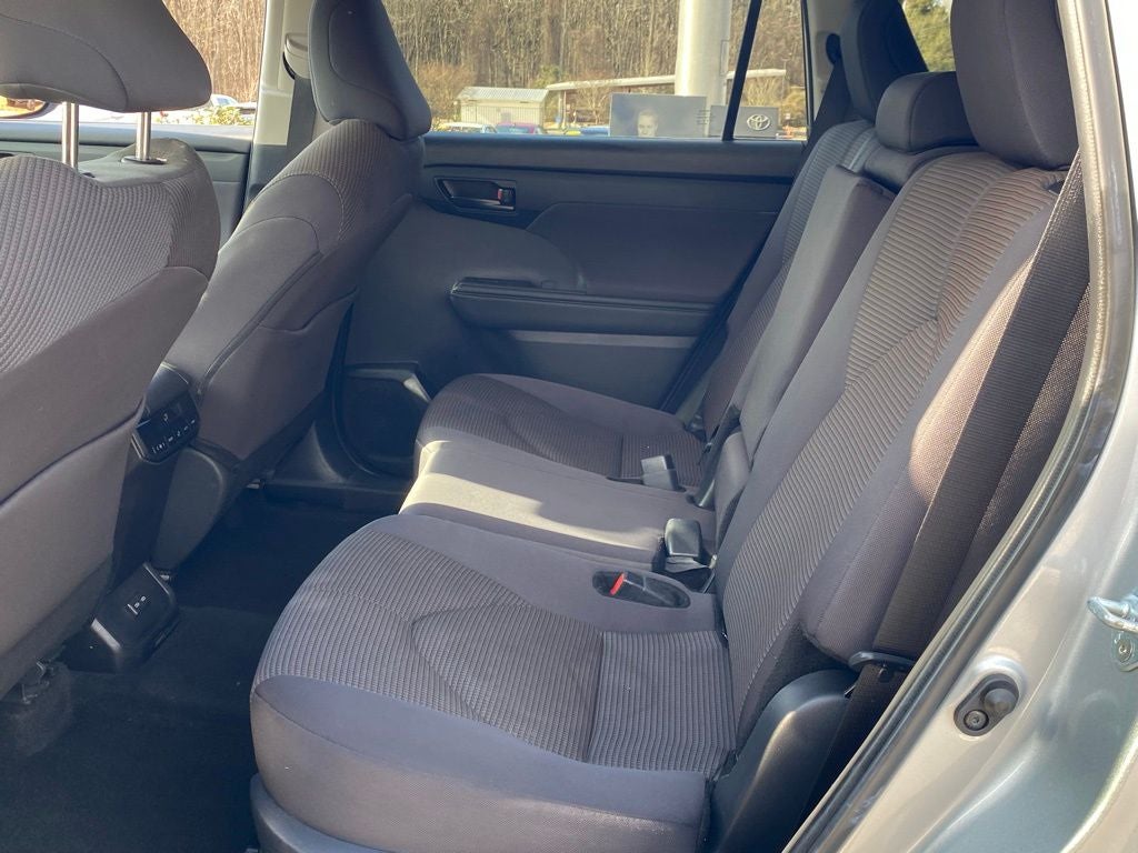 2024 Toyota Highlander LE