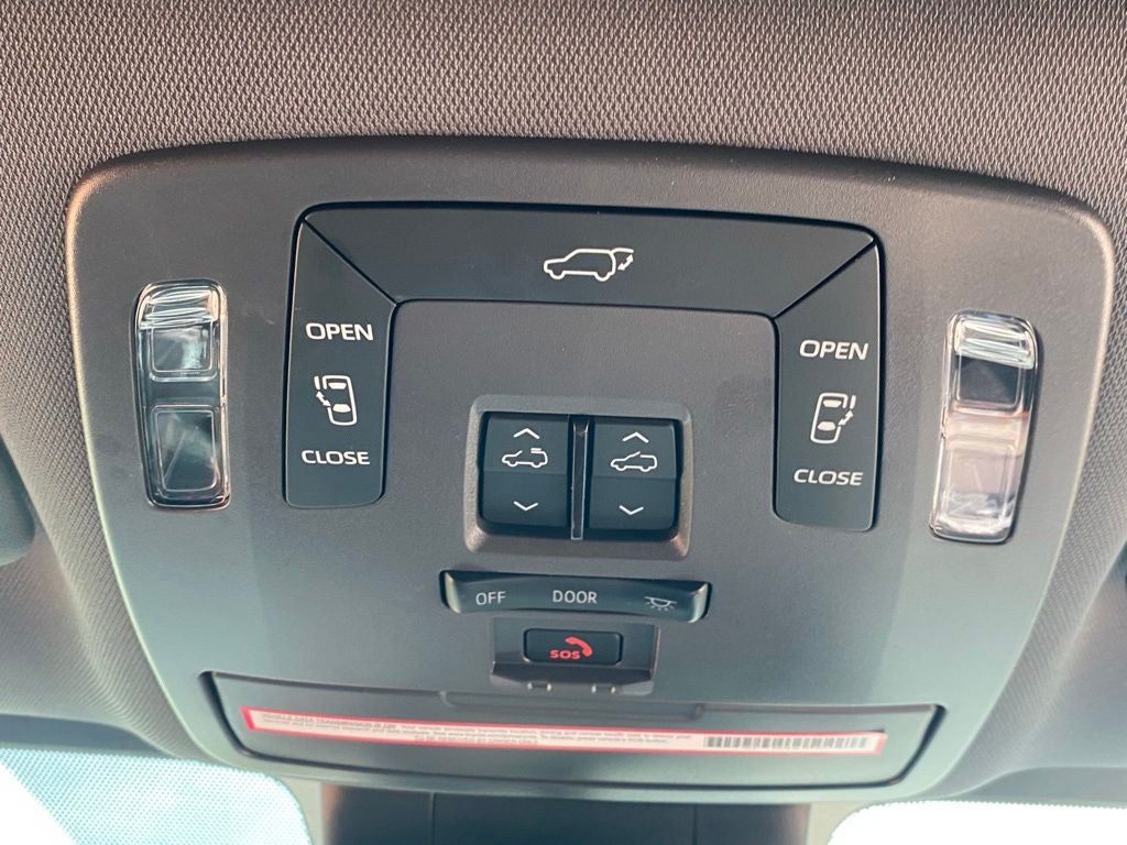 2023 Toyota Sienna XSE 7 Passenger
