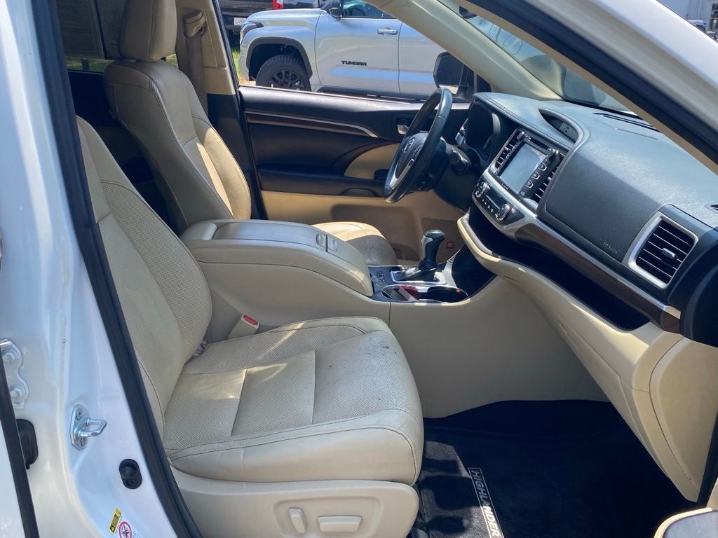 2016 Toyota Highlander Limited Platinum V6