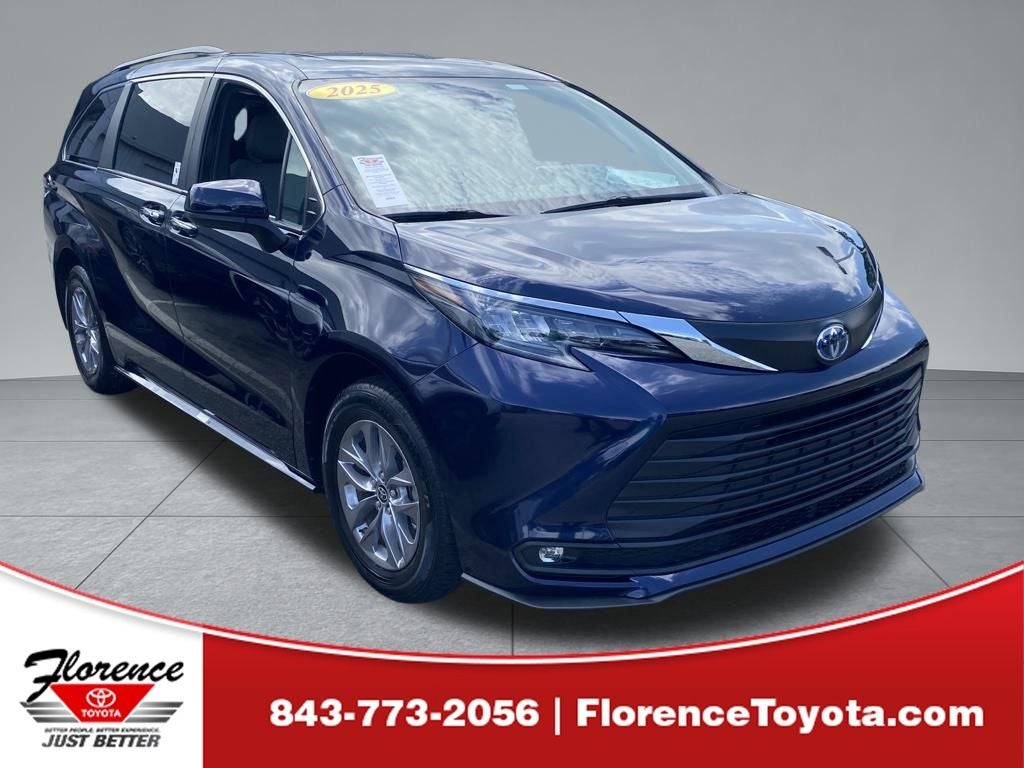 2025 Toyota Sienna XLE 8 Passenger
