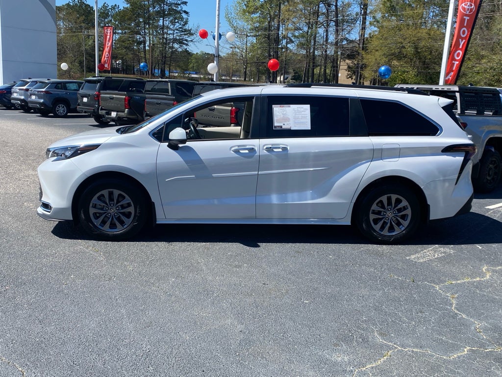 2024 Toyota Sienna XLE