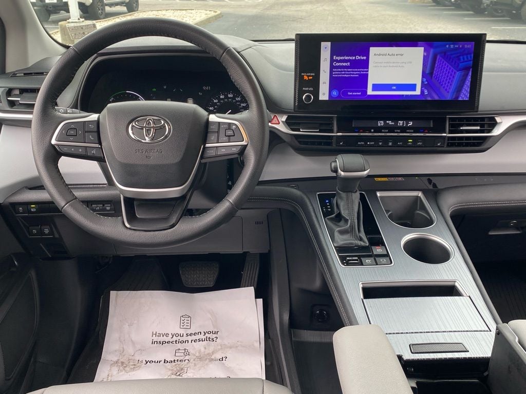 2025 Toyota Sienna XLE 8 Passenger