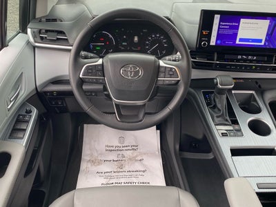 2025 Toyota Sienna XLE 8 Passenger