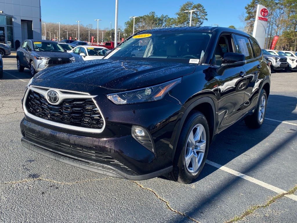 2022 Toyota Highlander LE