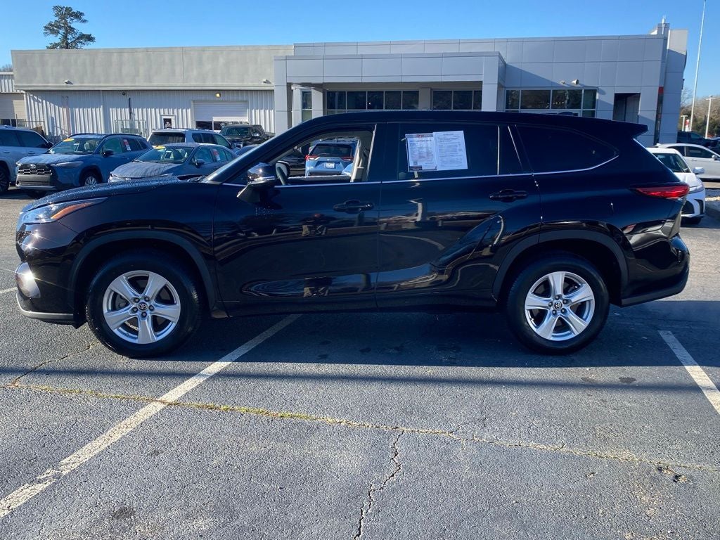 2022 Toyota Highlander LE