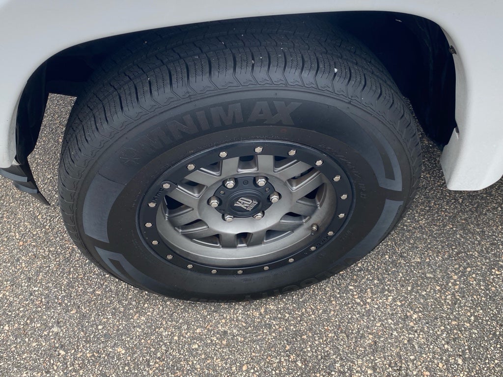 2017 Toyota Tacoma SR