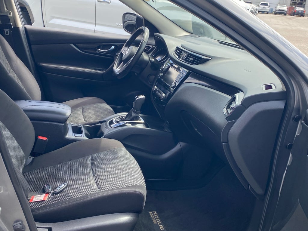 2022 Nissan Rogue Sport SV