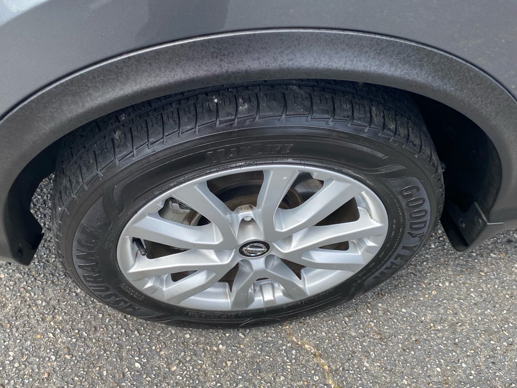 2022 Nissan Rogue Sport SV