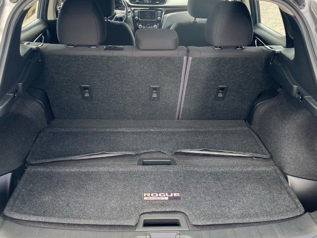 2022 Nissan Rogue Sport SV