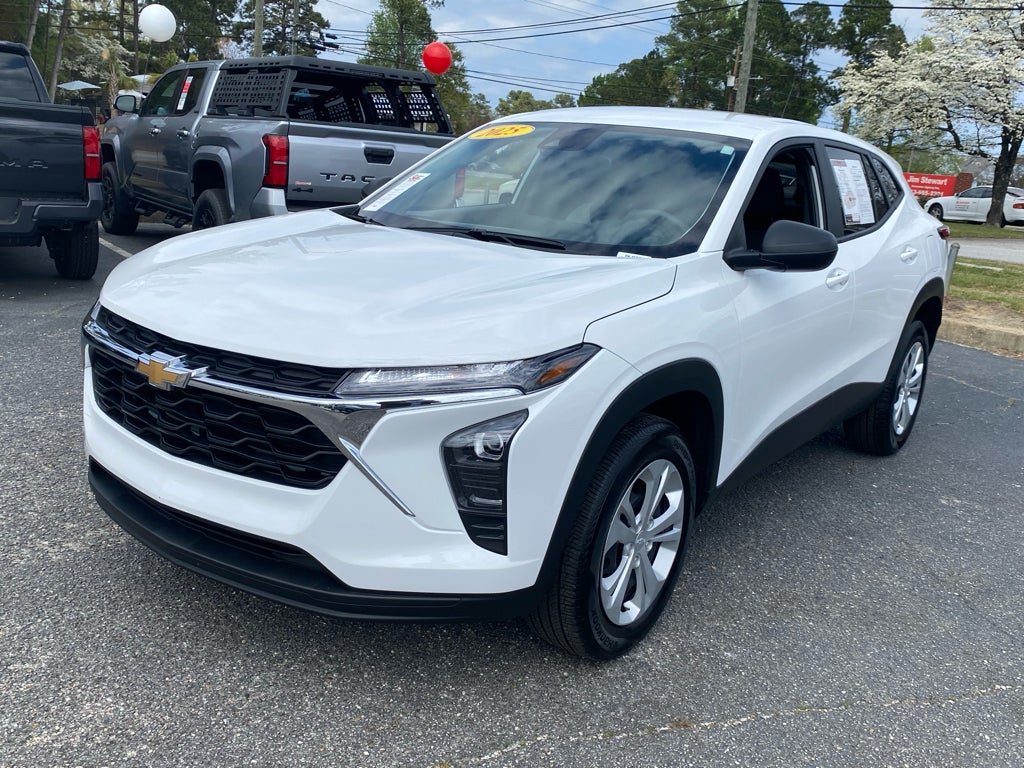 2025 Chevrolet Trax LS