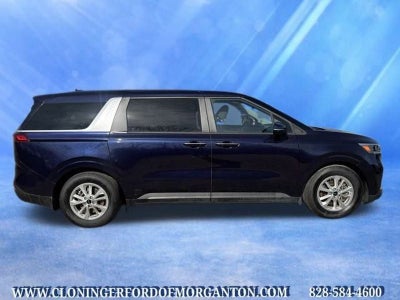 2023 Kia Carnival LX